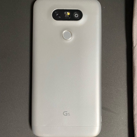 LG G5- locked to Fido - Picture 4 of 8